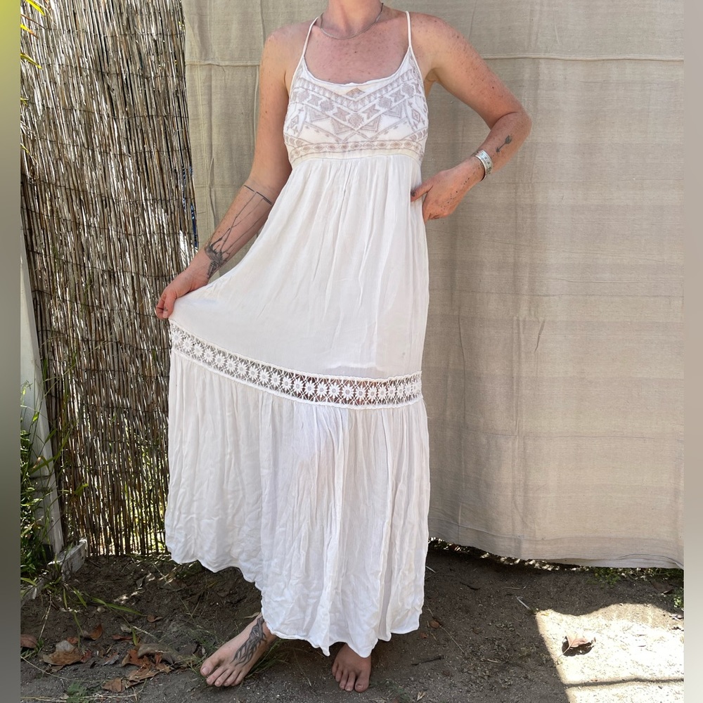 Daisy Chain White Maxi Dress
